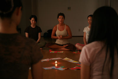 ヨガ・エド卒業式のブリン先生