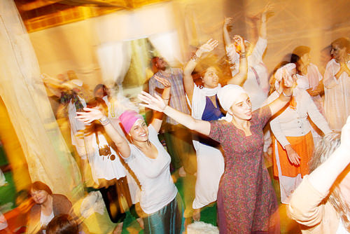 クンダリーニヨガの様子