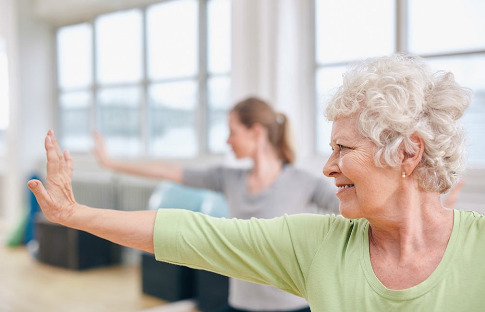 高齢者のためのヨガとは（シニアヨガ）