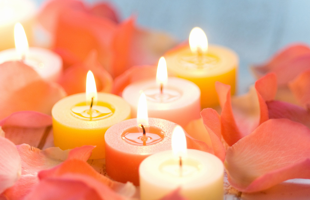 オレンジ色ベースのアロマキャンドル