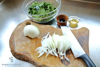 野菜を切る