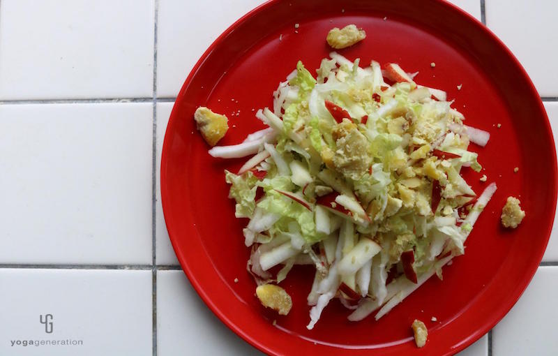 砕いた栗をまわりに散らして