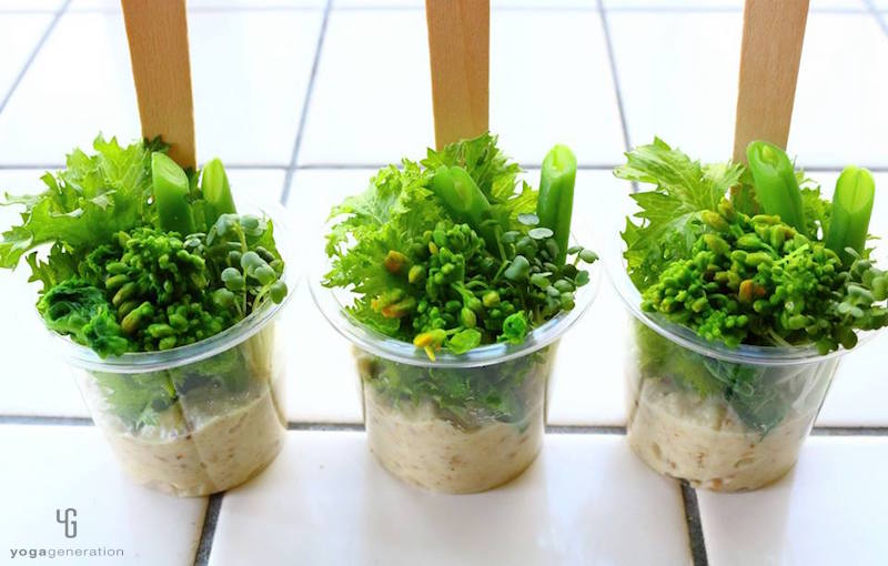 プラカップに入った白和えサラダ