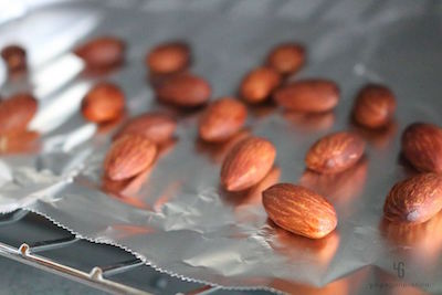 トースターでこんがり焼いたアーモンド