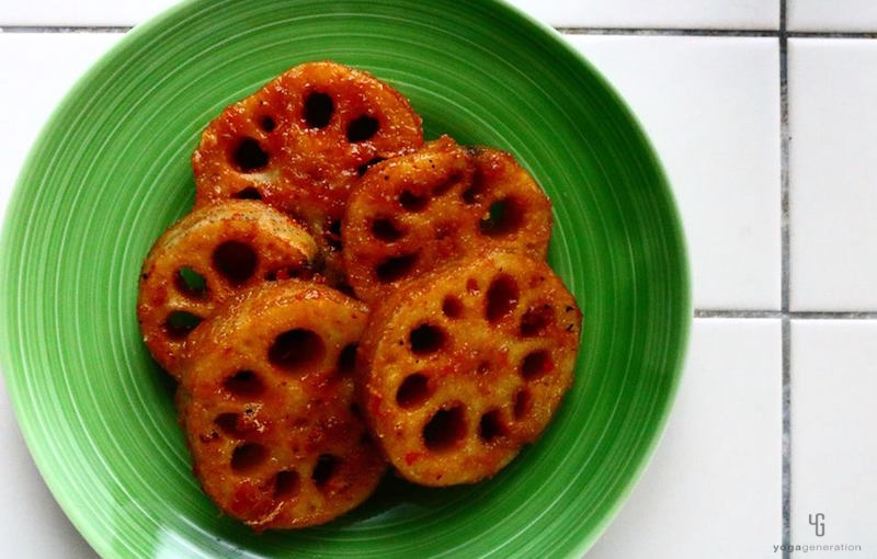 緑のさらに乗ったレンコン南蛮漬け