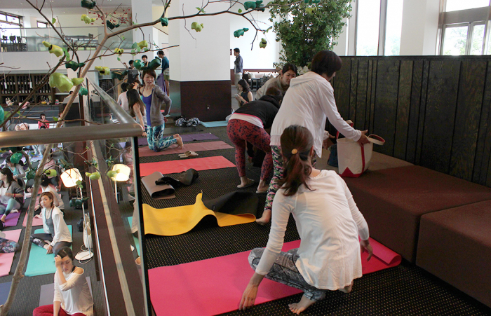 ２階にも溢れる参加者