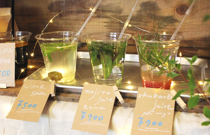 小さな喫茶店のドリンク