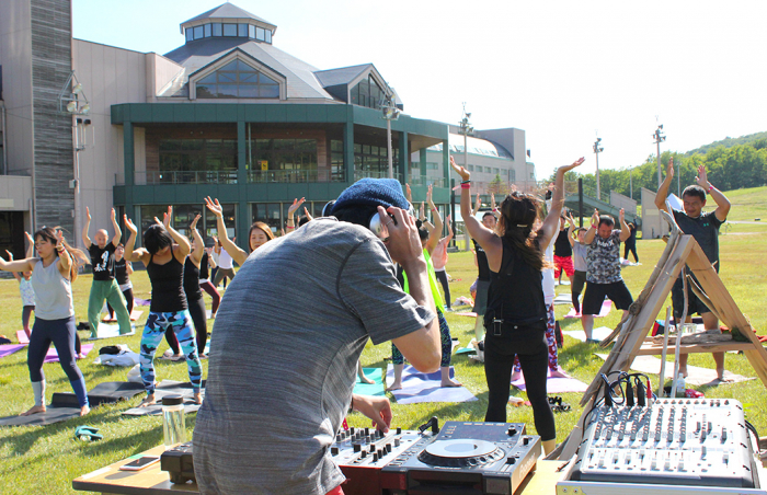 Maiko先生×DJ Miyaさんによる「Yoga Party」