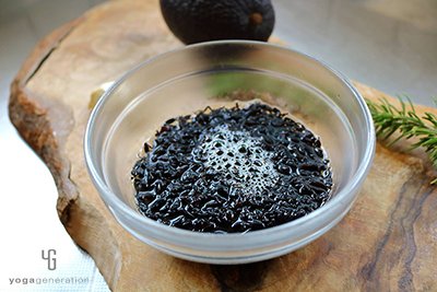 乾燥ヒジキを水でもどす