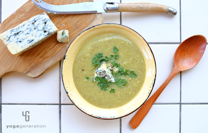 カルダモン香るサツマイモのスープ、ブルーチーズ添え