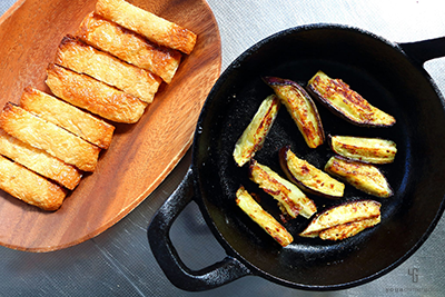 こんがり焼いたナスと油揚げ
