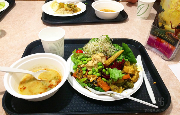 インド料理のブュッフェ