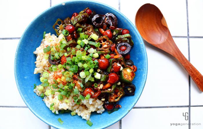 オクラとナメコのバルサミコ炒め