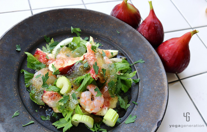 イチジクとセロリ、エビのサラダ