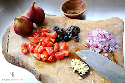 野菜の下ごしらえをしているところ