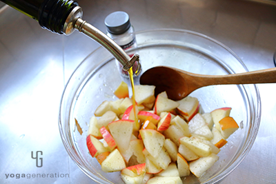 オリーブオイルを加えて味を調える