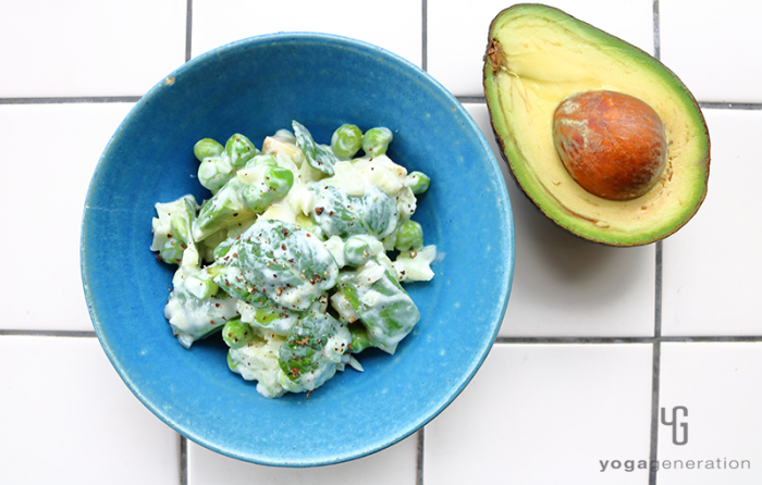 アボカドとミントのガーリックヨーグルト・サラダ