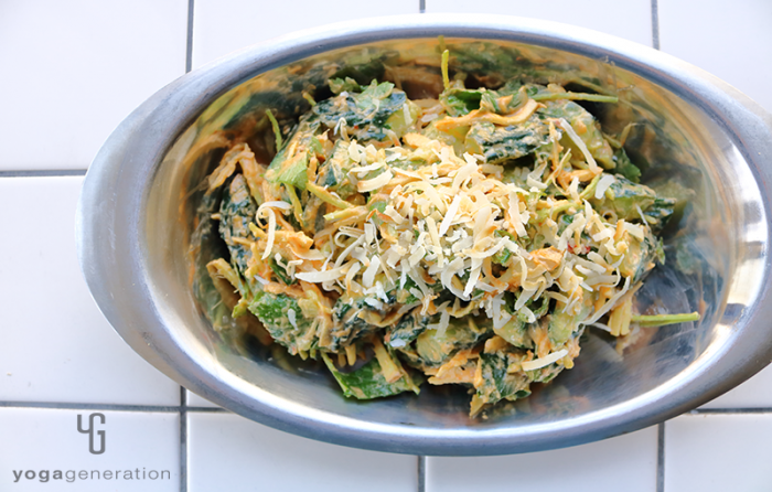 ショウガたっぷり♪キュウリとココナッツのピーナッツクリーム・ドレッシング和え