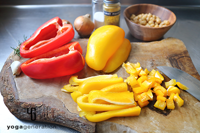 パプリカを切る