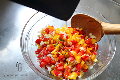 材料を混ぜ合わせる