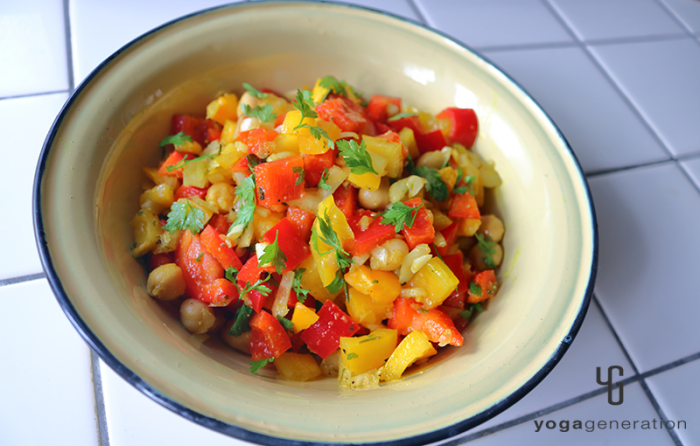 ヒヨコ豆とパプリカのスパイシー・カラフルサラダ