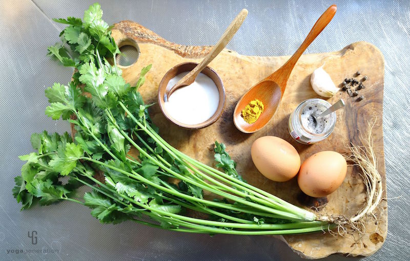 木製カットボードの上の材料