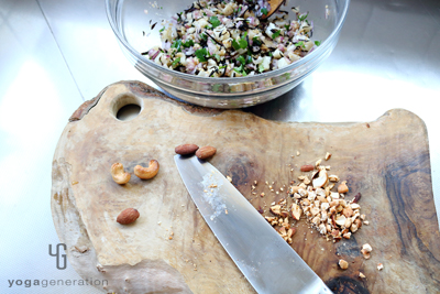 ナッツを粗く砕く