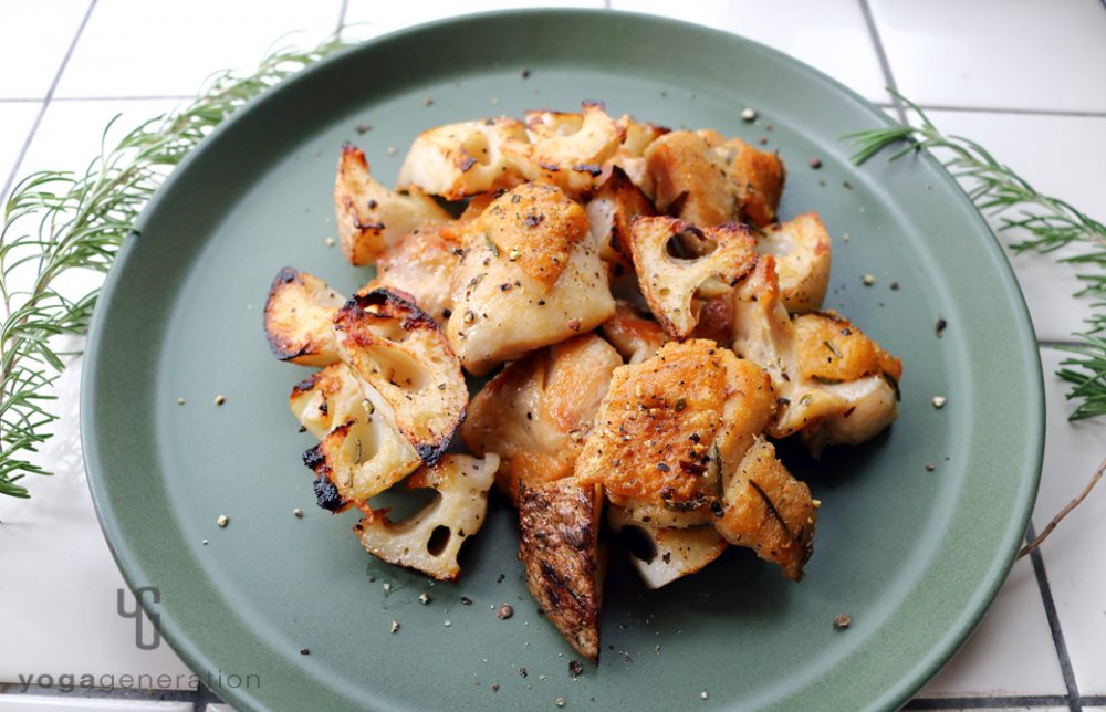 ローズマリー香る鶏肉とレンコンのガーリック炒め