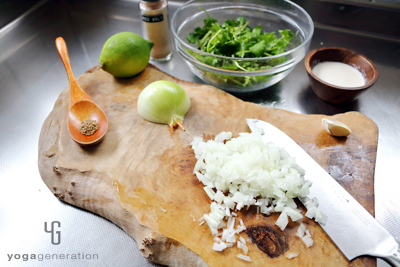 材料の下準備をする