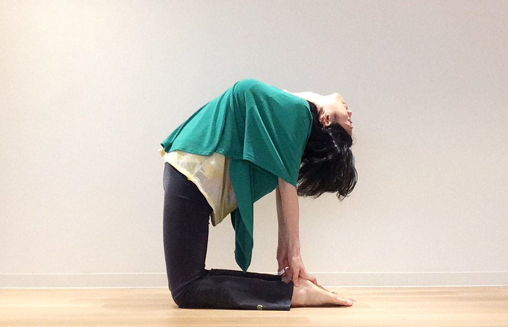 Mahokoの術後リハビリヨガ（ラクダのポーズ）