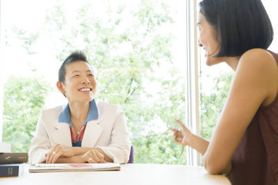 笑顔の高尾美穂先生