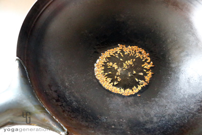 クミンシードを熱する