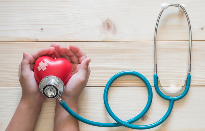 がん患者のための「メディカルヨガ」心のケアで治療を前向きに