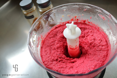 フードプロセッサーで撹拌する