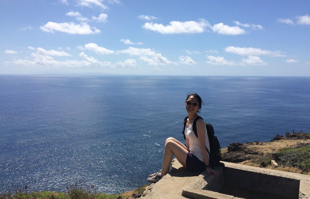 Mahokoのブログ マカプウトレイルで微笑む本人