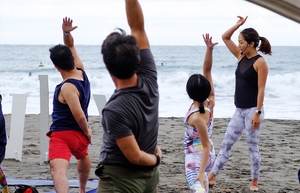 Juri先生によるIgnite Yoga。やはりここでも音楽とヨガの力に触れる