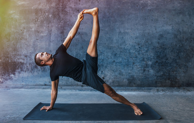 男こそヨガ!- 身も心も強くなる、メンズヨガのススメ –