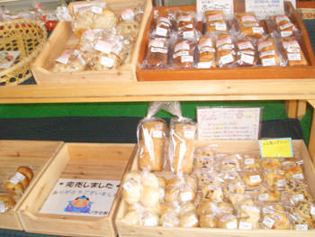 手作りのパンやお菓子