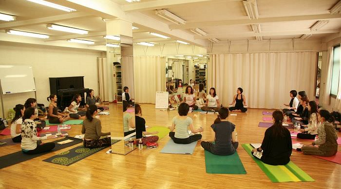 キッズヨガ講師構成『ヨガエド』スタートしました！