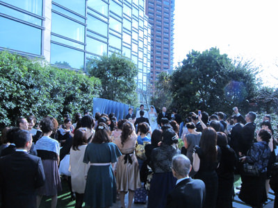 たくさんの招待客