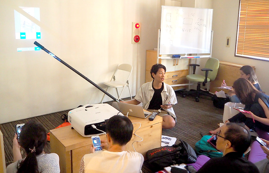 ヨガジェネレーションのヨガ動画講座風景