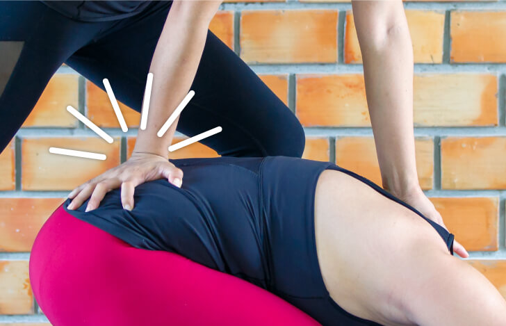 身体に触れる時は指先ではなく、手のひら全体で優しく覆う