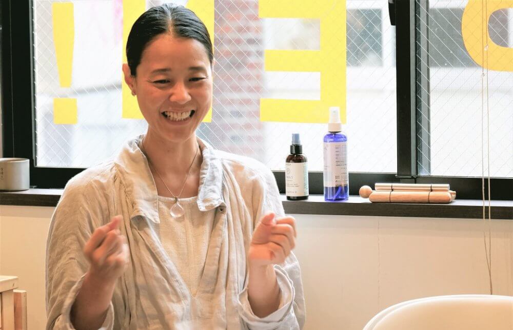 誰もが「健幸」に年を重ねられる社会へ。チェアヨガ講師山田いずみの想い