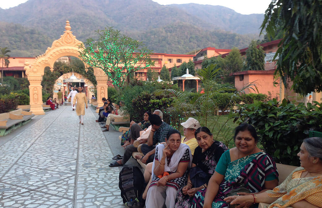 伝統的なヨガを体験するのに最適な環境