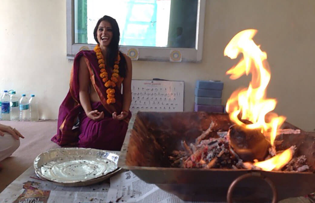 リシケシに来る人々は、常に良い先生を探し続けている