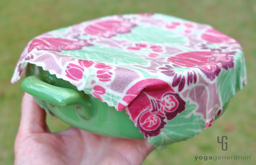 蜜蝋ラップで包んだグリーンの器