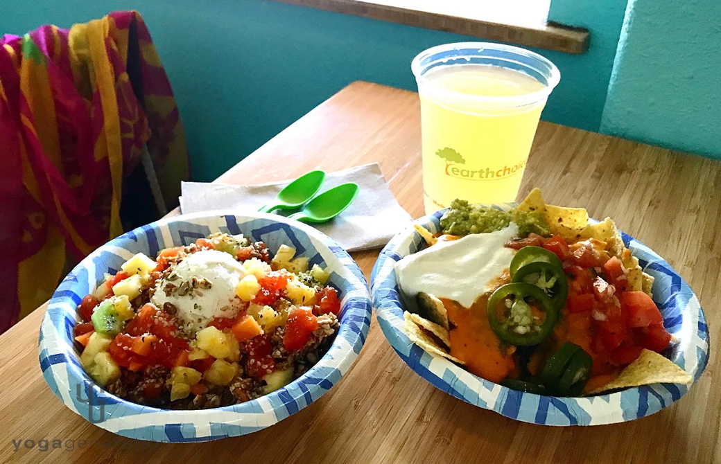 ヴィーガン・ナチョスとアサイーボウル