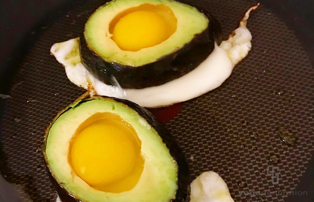 ゆるベジ：アボカド目玉焼き