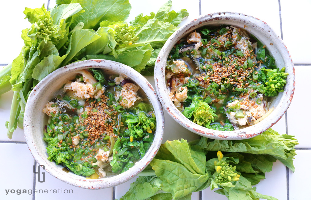 和風の薬味をのせたお出汁満喫！菜の花と溶き卵のピリ辛スープ