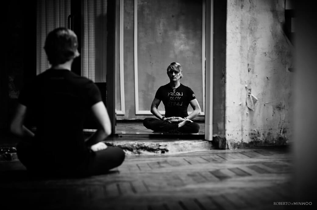 イタリア人ヨガ講師、ロベルト・ミレッティ